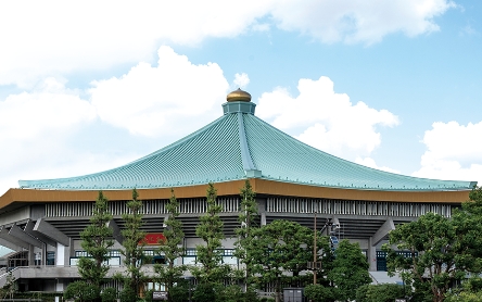 大型建築物の金属屋根